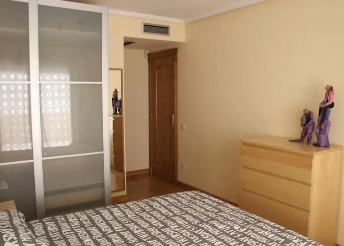 Amplio Plaza De Toros *