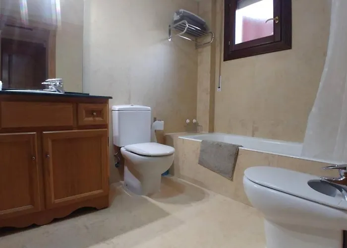 Amplio Plaza De Toros